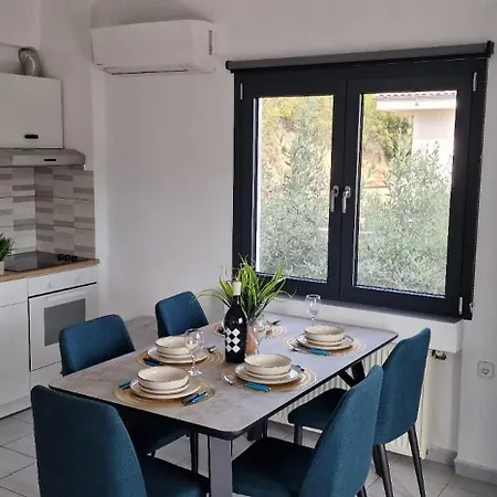 Eden Sea View Harmony 아파트